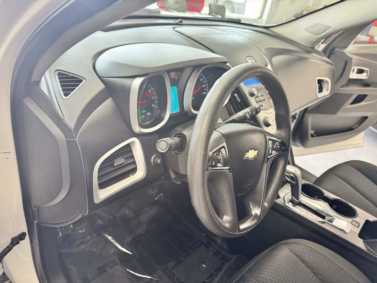 Used 2014 Chevrolet Equinox LS FWD image 13