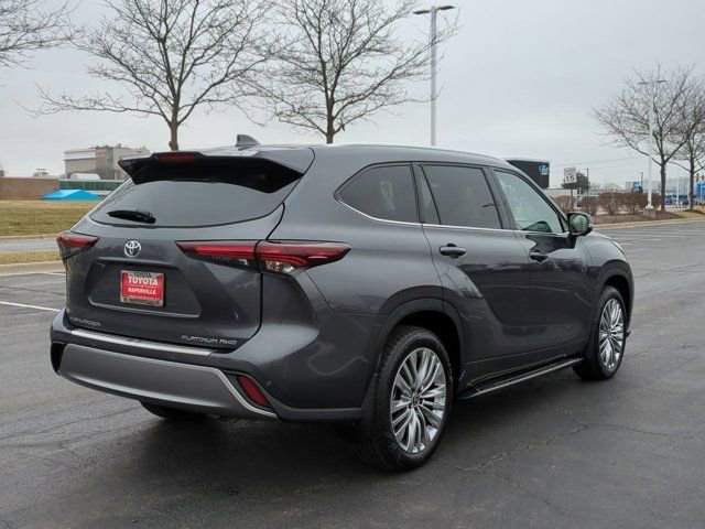 Used 2025 Toyota Highlander Platinum image 5