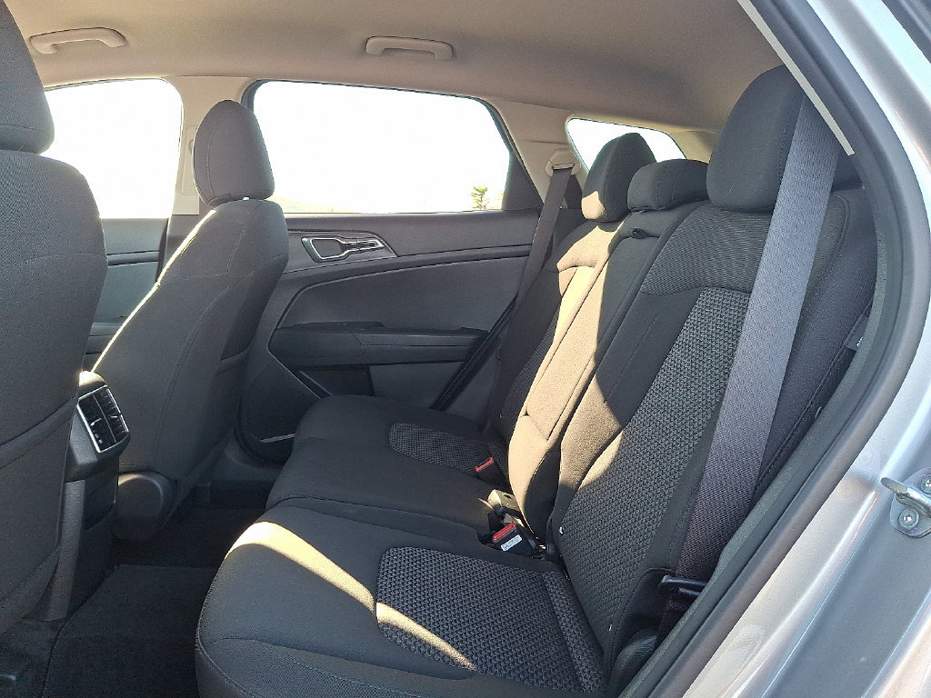 Used 2025 Kia Sportage LX FWD image 11