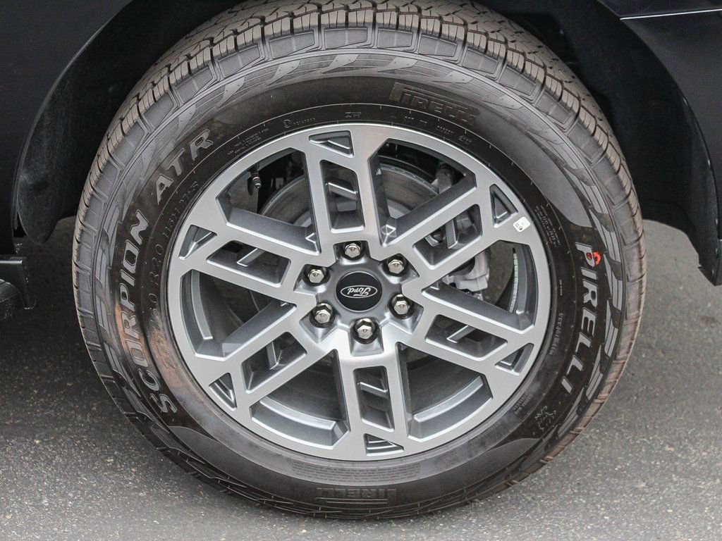 New 2025 Ford Expedition Active image 7
