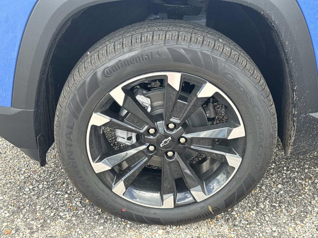 New 2026 Chevrolet Equinox RS w/ Convenience Package III FWD image 4