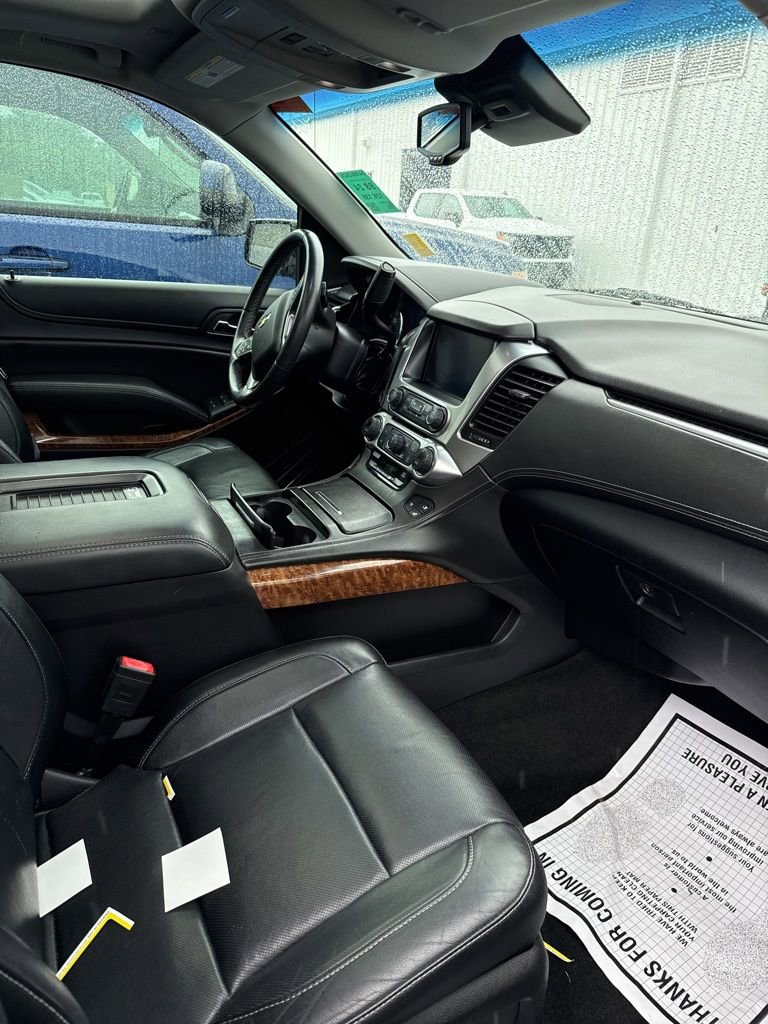 Used 2016 Chevrolet Suburban LTZ image 4