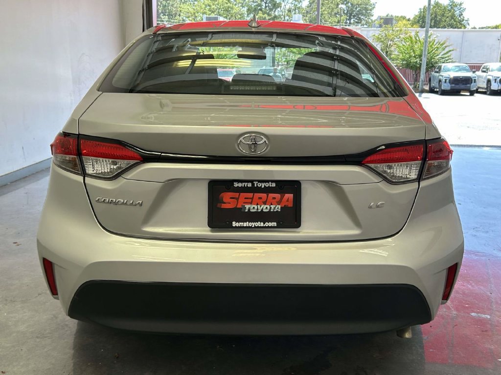 Certified 2025 Toyota Corolla LE FWD image 4