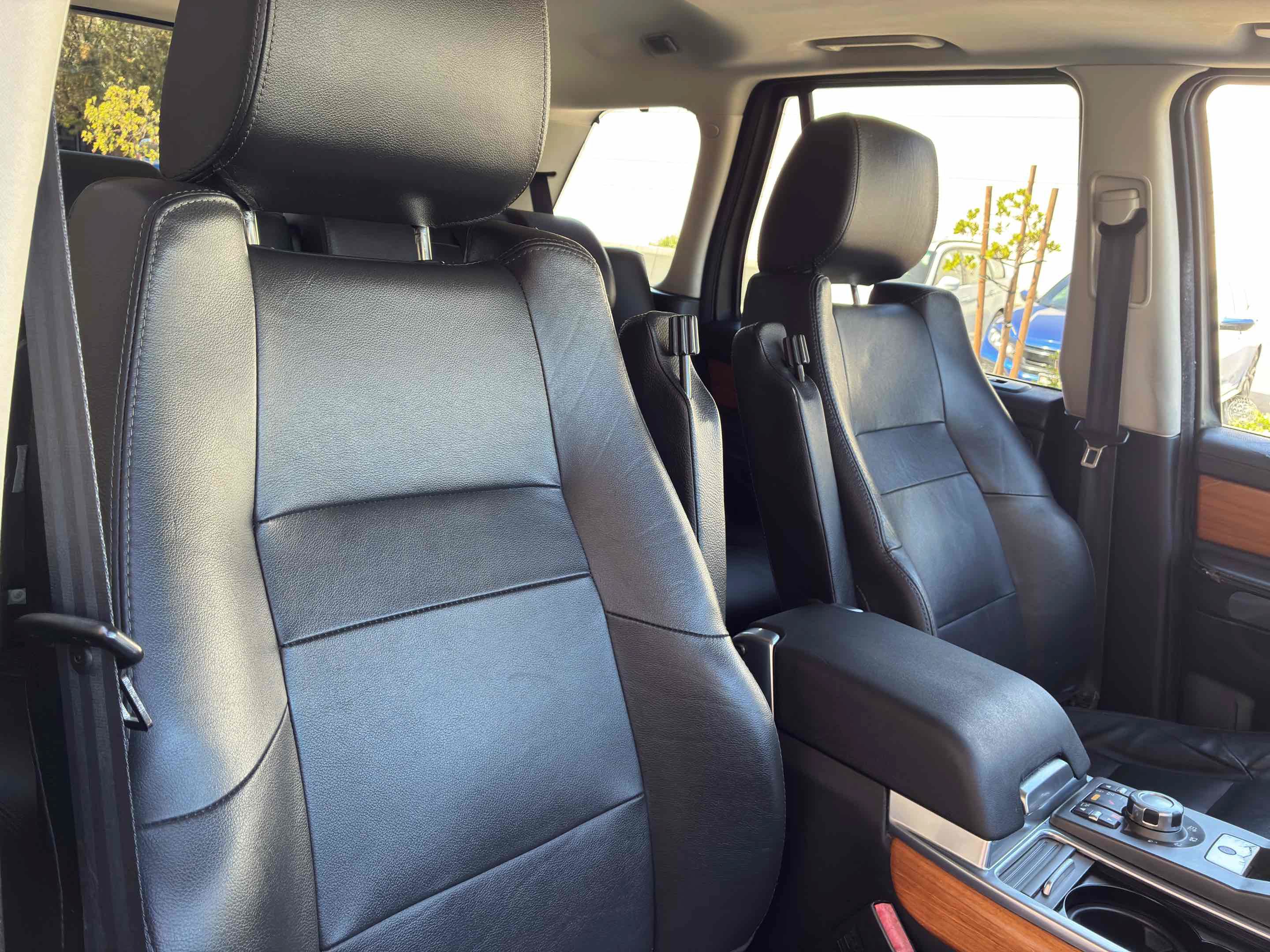 Used 2011 Land Rover Range Rover Sport HSE AWD/4WD image 46