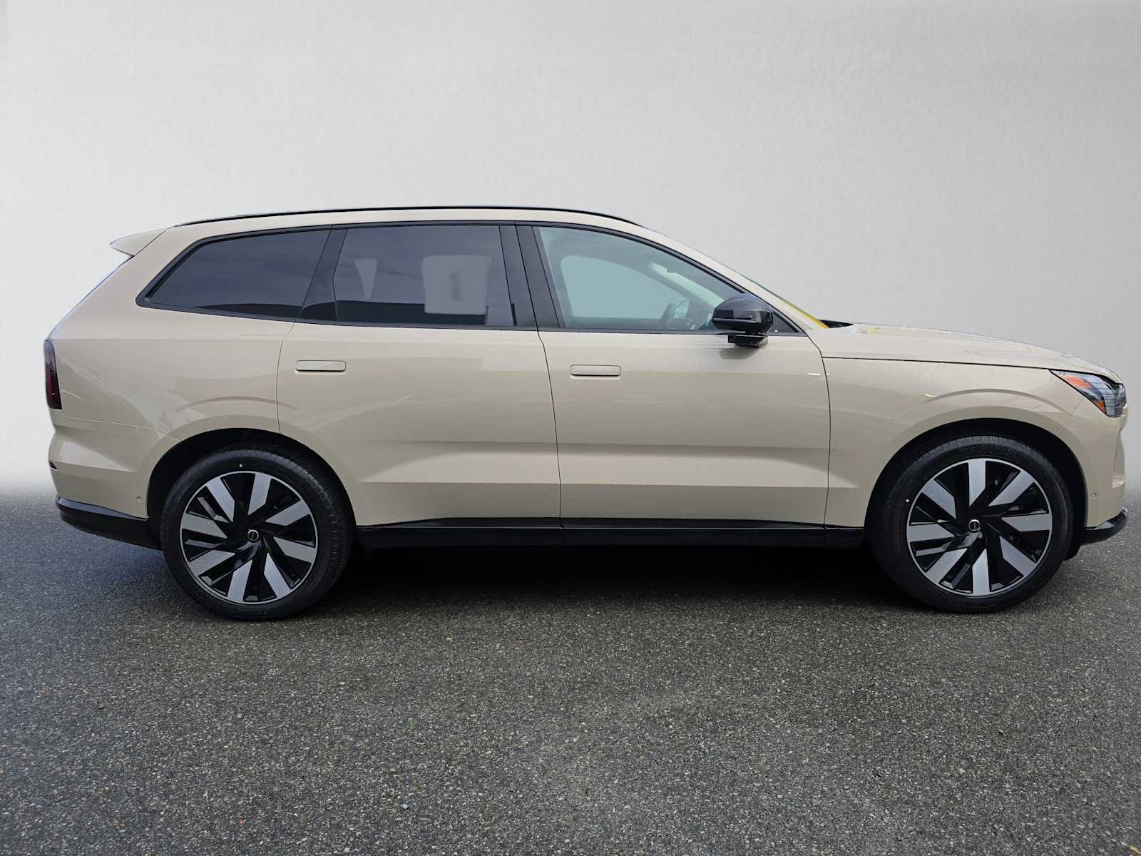 New 2026 Volvo EX90 Ultra AWD/4WD image 2