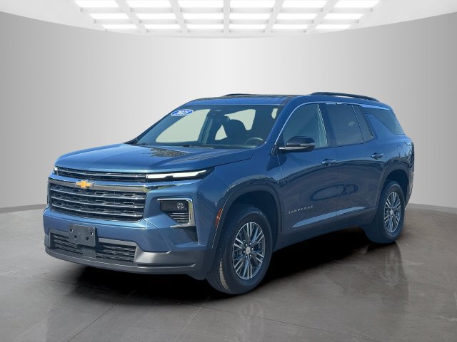 Used 2025 Chevrolet Traverse LT w/ LPO, Floor Liner Package AWD/4WD image 3