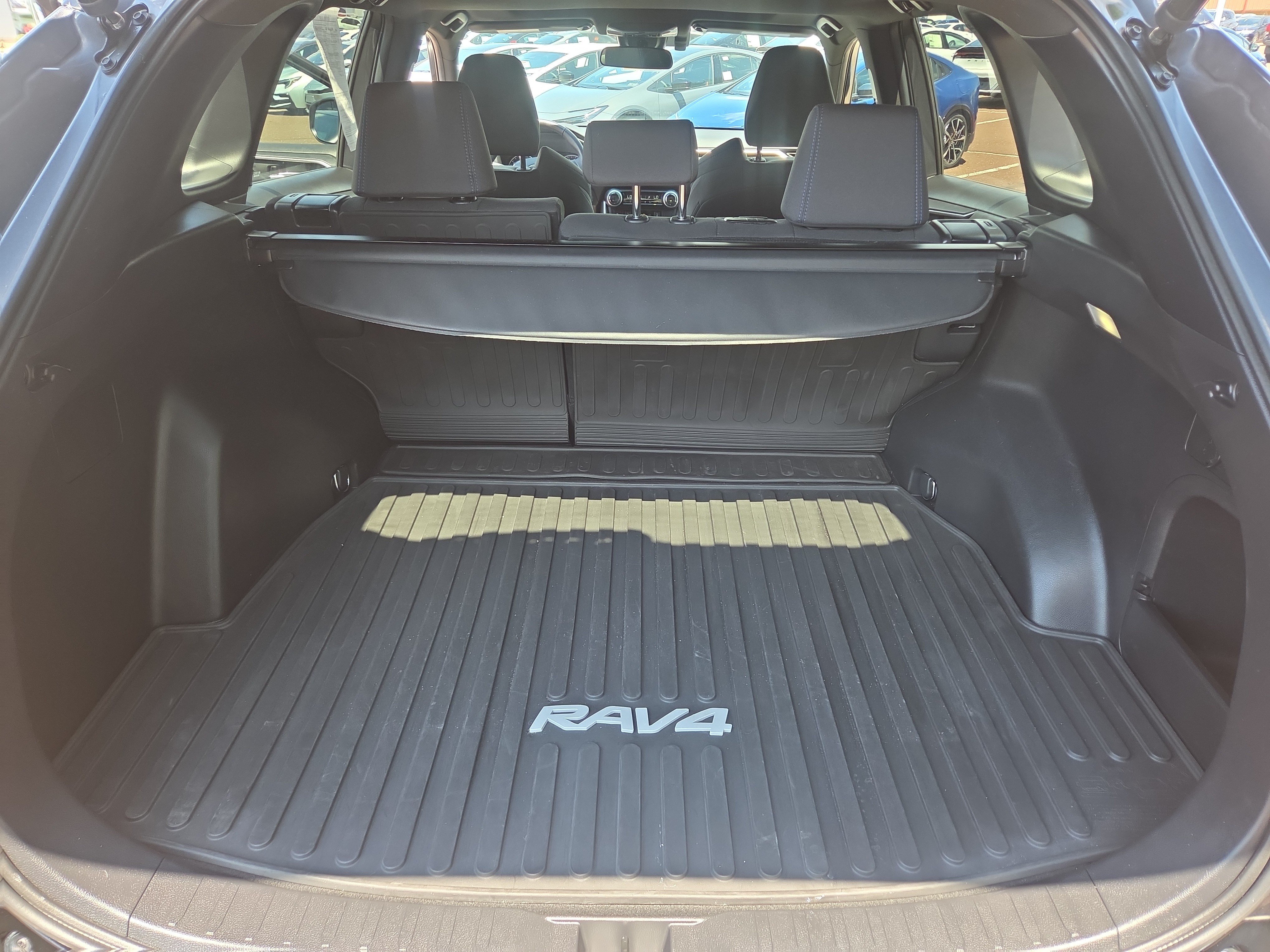 Certified 2022 Toyota RAV4 SE w/ Convenience Package AWD/4WD image 31
