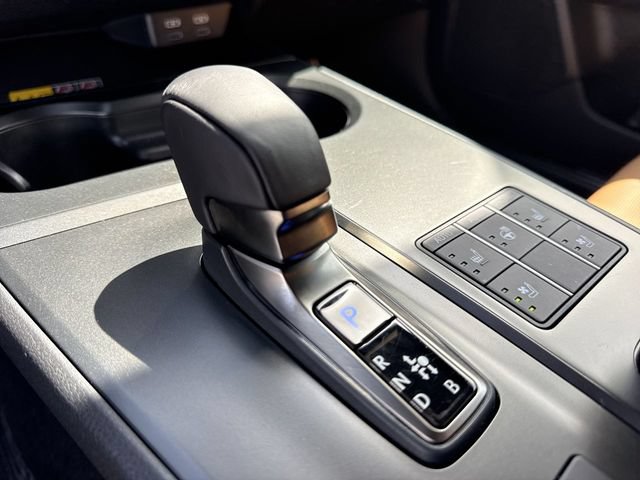 Used 2025 Lexus UX 300h FWD w/ Accessory Package (Z2) image 20