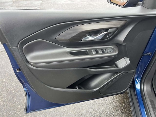 Used 2022 GMC Terrain SLE w/ Driver Convenience Package image 12