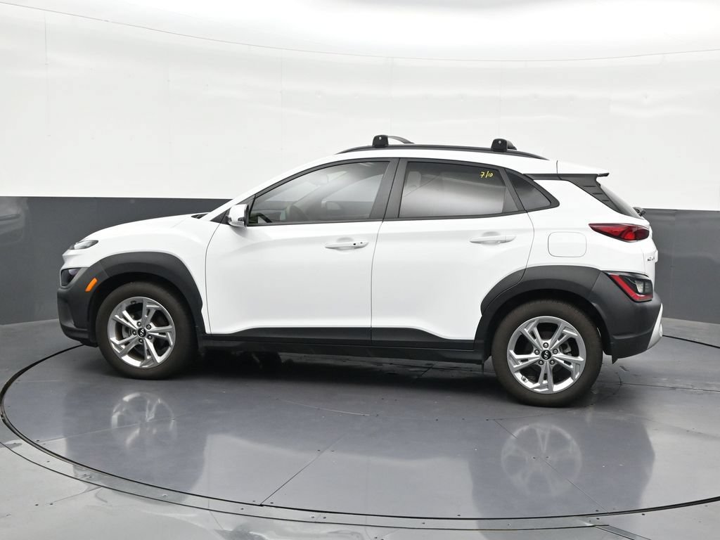 Used 2022 Hyundai Kona SEL FWD image 2
