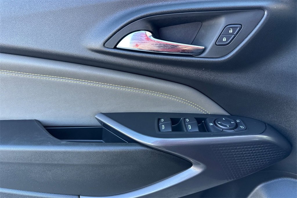 Used 2024 Chevrolet Trax ACTIV image 12