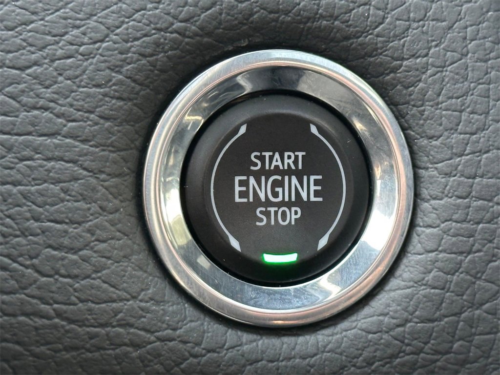 Used 2023 GMC Yukon Denali w/ Denali Reserve Package image 34