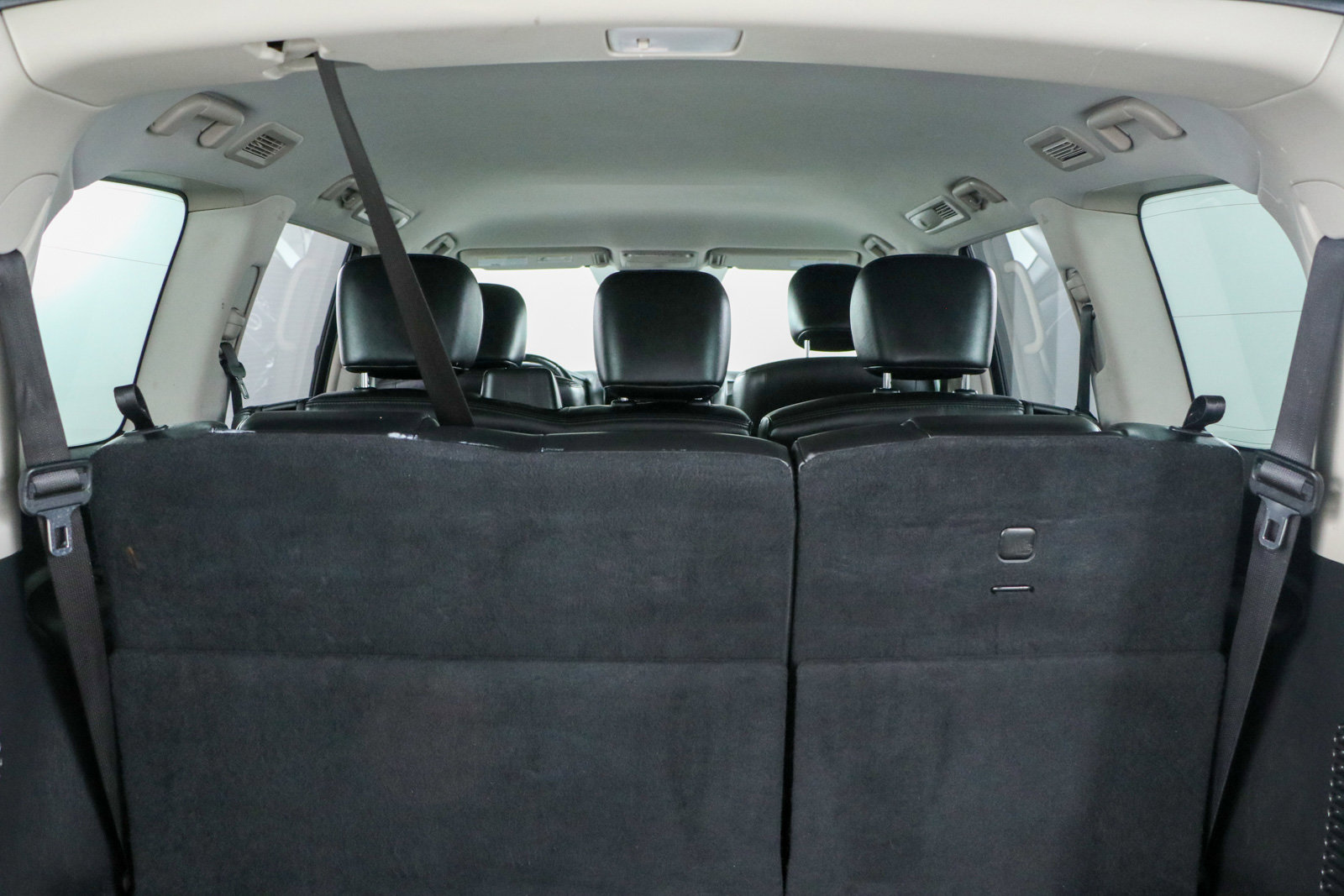 Used 2021 Nissan Armada SV image 31