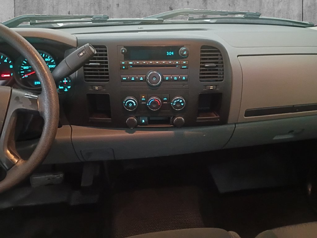 Used 2010 Chevrolet Silverado 1500 W/T RWD image 11