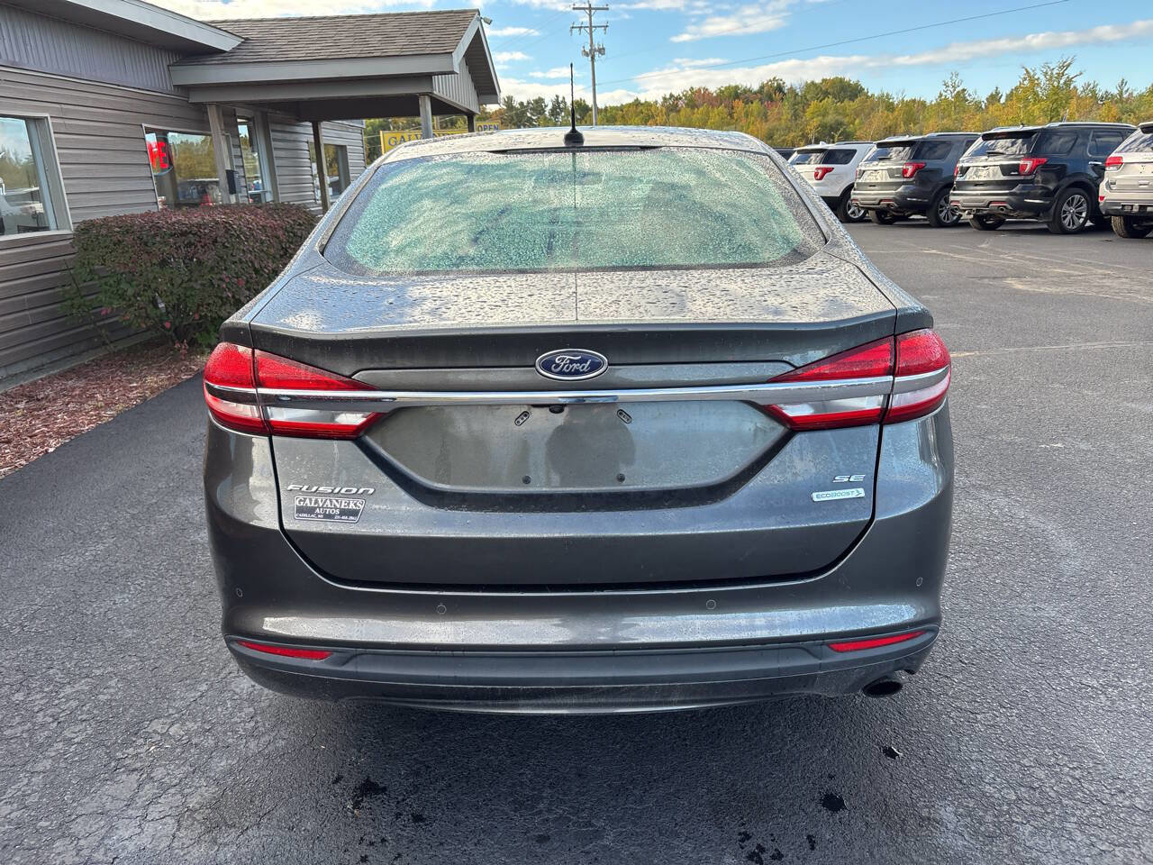 Used 2017 Ford Fusion SE w/ Fusion SE Technology Package image 5