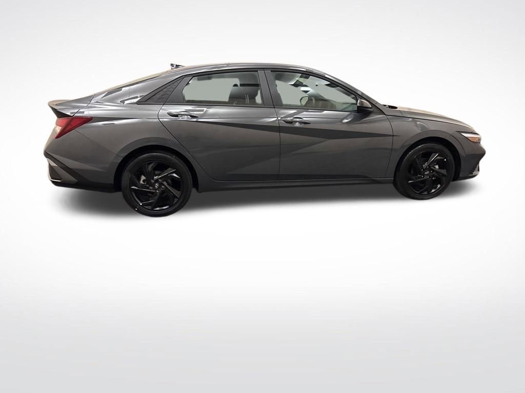 Certified 2026 Hyundai Elantra Sport w/ Cargo Package image 4