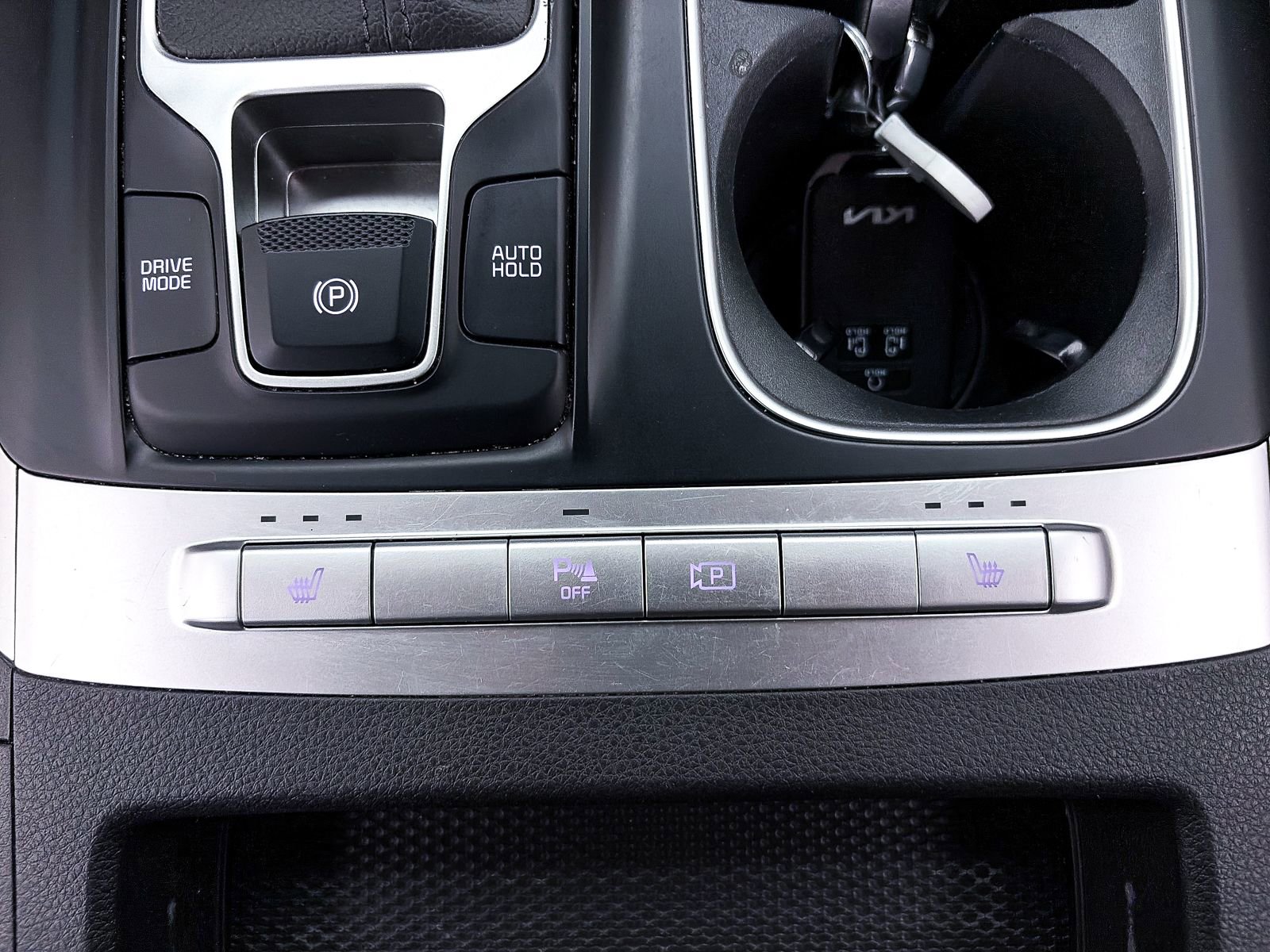 Used 2022 Kia Carnival LX image 26