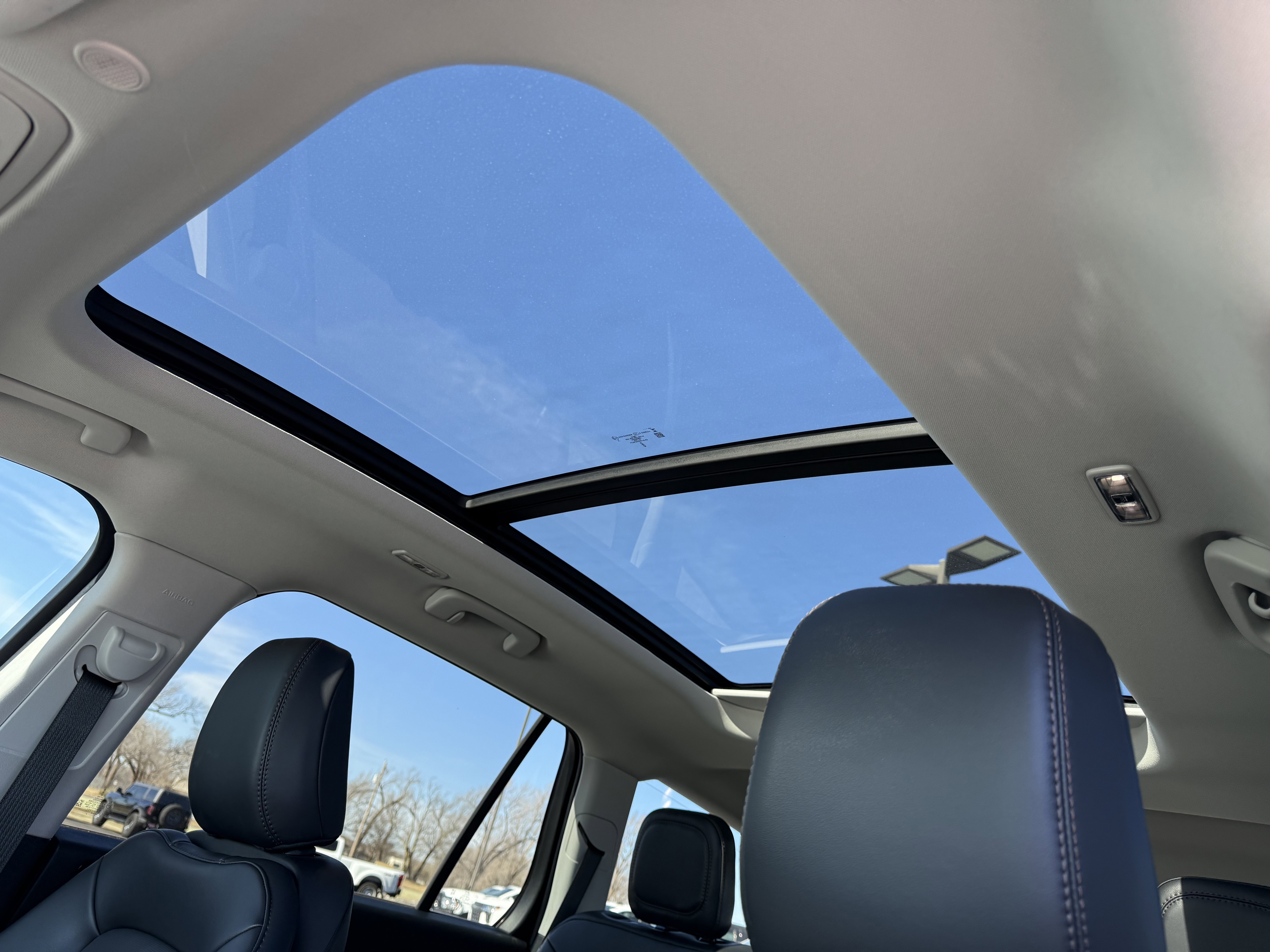 Used 2025 Lincoln Aviator AWD image 12