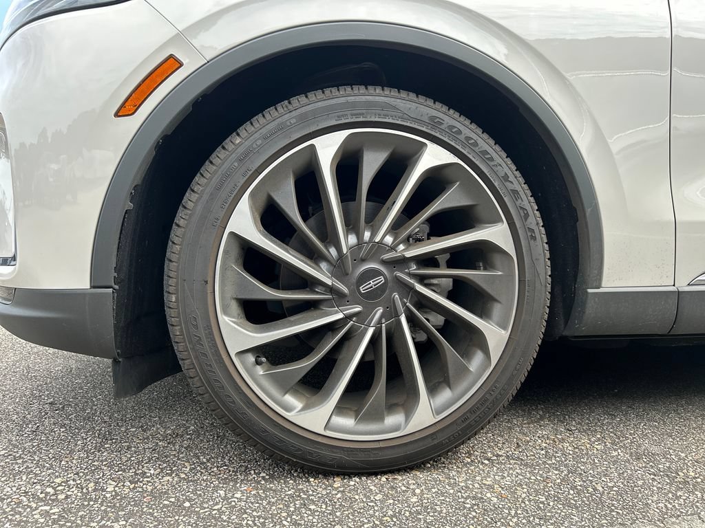 Used 2025 Lincoln Aviator Reserve w/ Equipment Group 201A AWD/4WD image 7