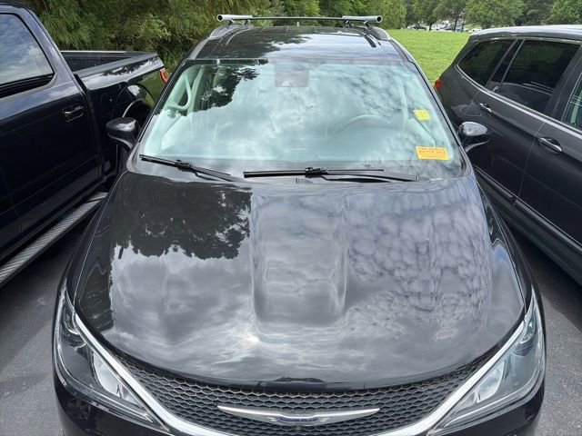Used 2020 Chrysler Pacifica Touring-L w/ Advanced Safetytec Group FWD image 13