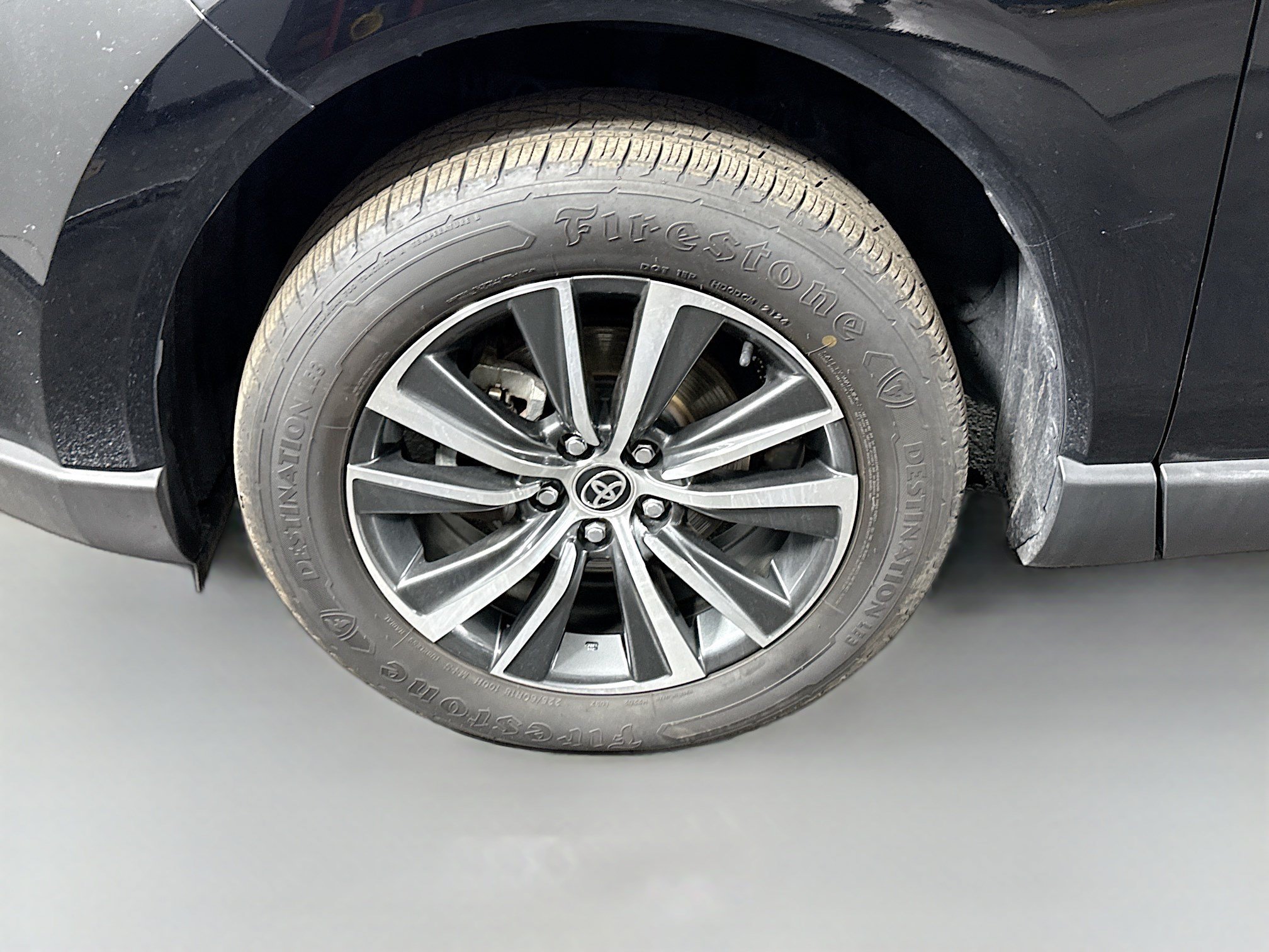 Used 2024 Toyota Venza LE AWD/4WD image 38