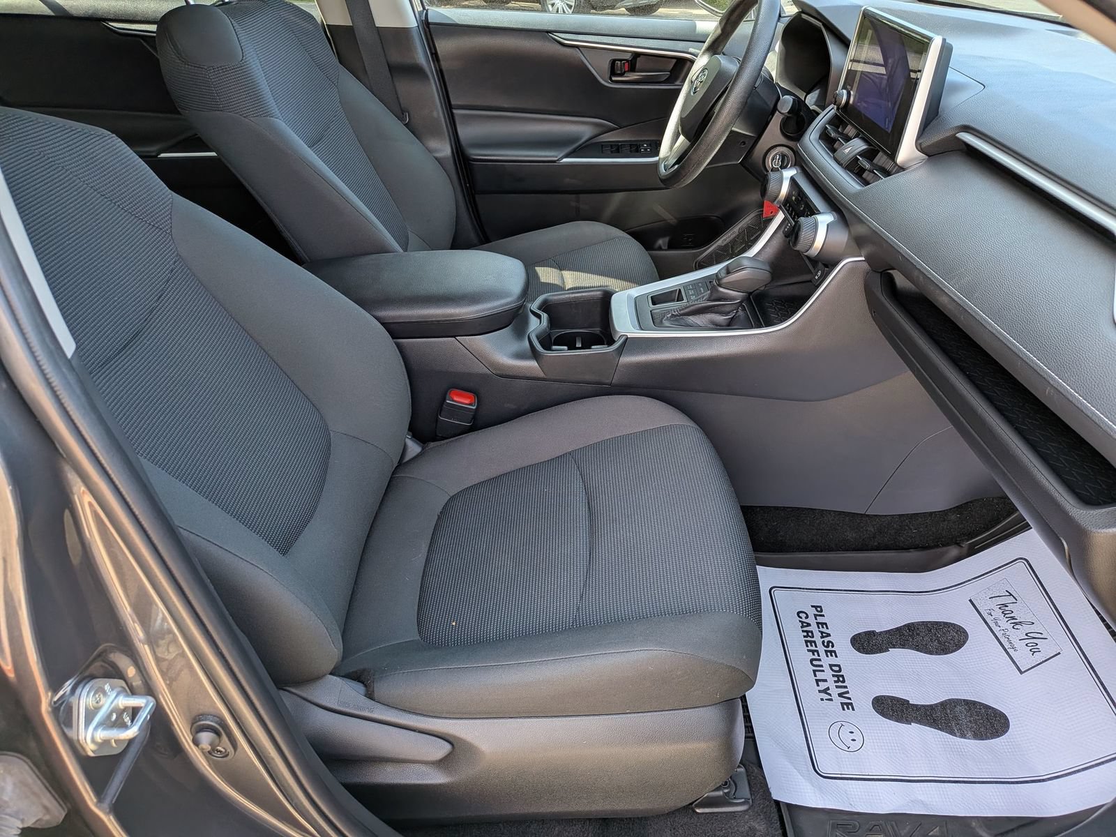 Used 2024 Toyota RAV4 LE AWD/4WD image 29