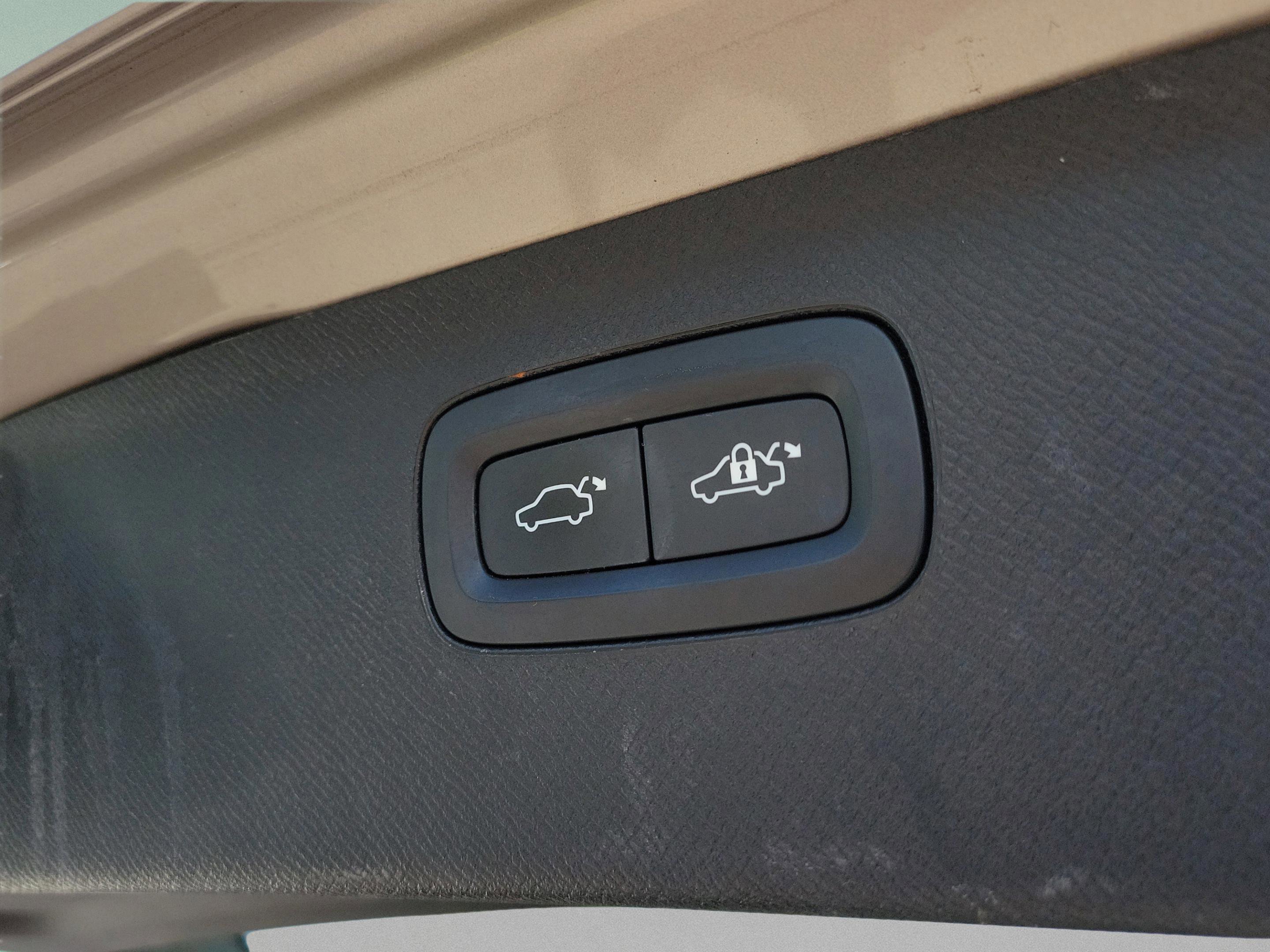 Used 2023 Volvo XC90 B6 Plus w/ Protection Package Premier AWD/4WD image 6