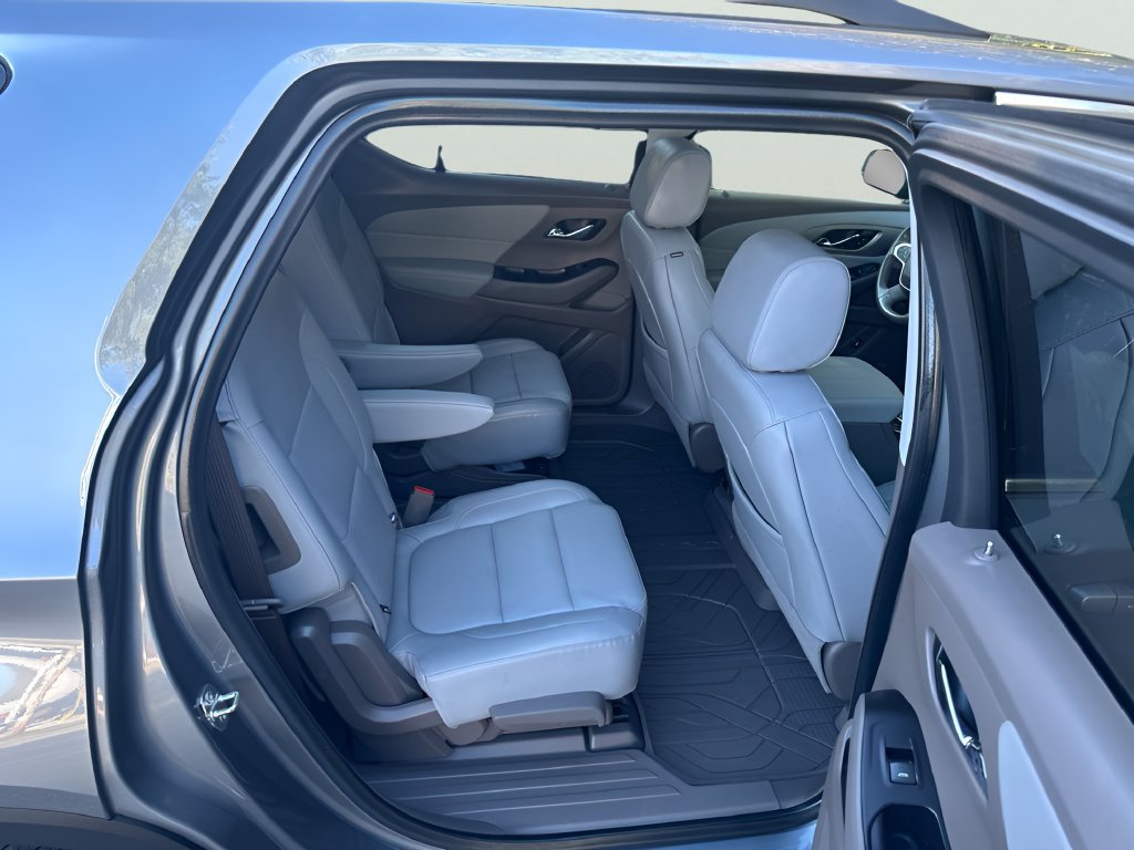 Used 2020 Chevrolet Traverse LT w/ LT Premium Package AWD/4WD image 24