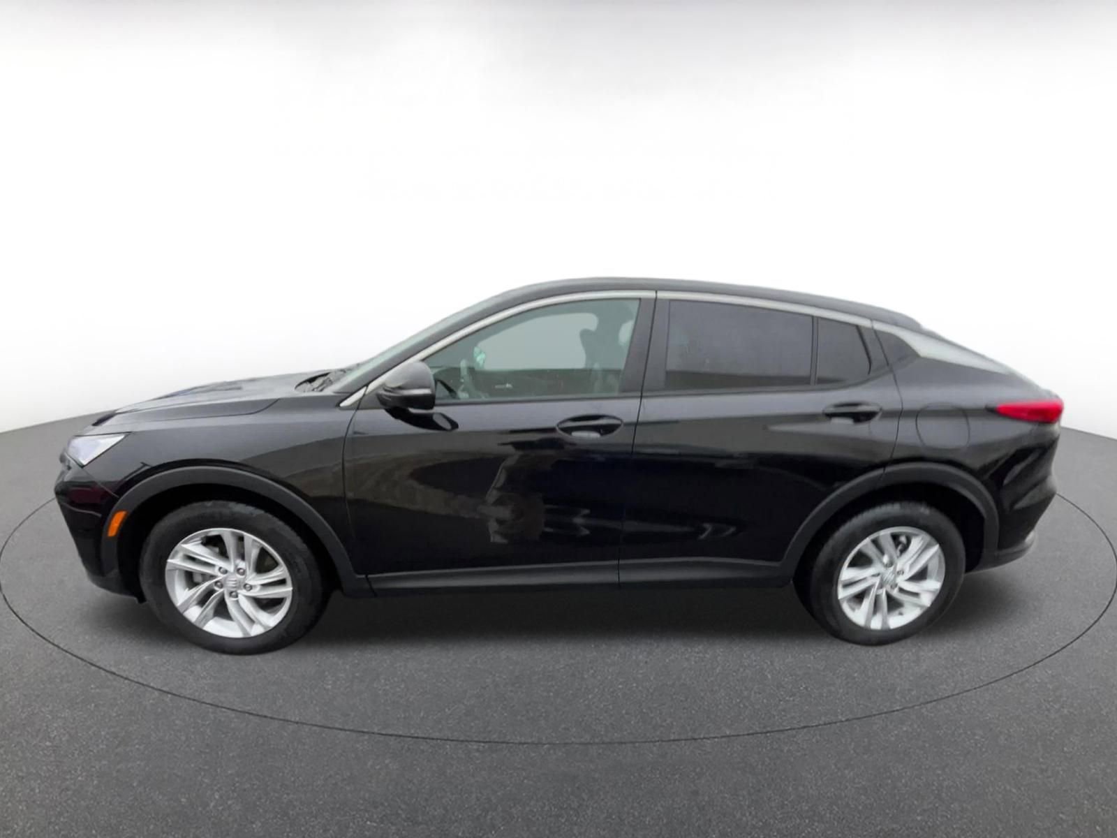 Used 2025 Buick Envista Preferred image 8