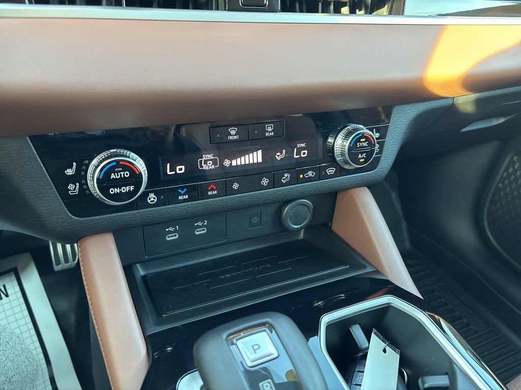 Used 2025 Mitsubishi Outlander SEL AWD/4WD image 39