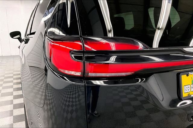Used 2024 Chrysler Pacifica Touring-L image 33