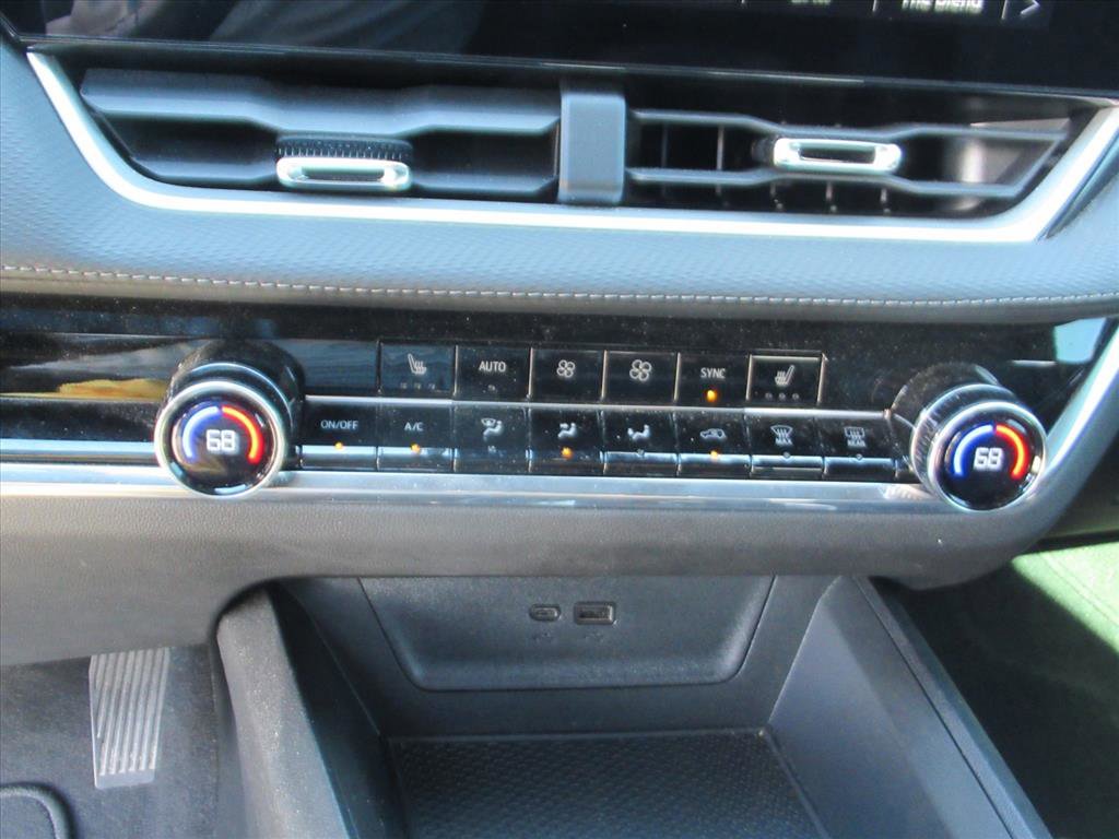 Used 2025 Chevrolet Equinox LT w/ Convenience Package II image 24