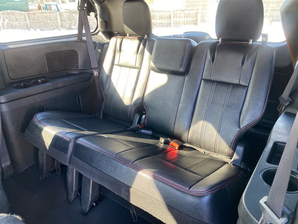 Used 2016 Dodge Grand Caravan R/T image 19