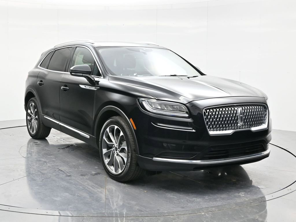 Used 2022 Lincoln Nautilus Reserve AWD/4WD image 3