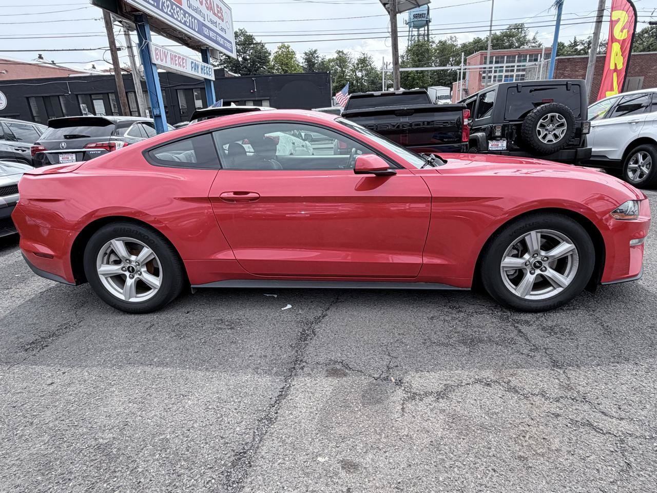 Used 2018 Ford Mustang Coupe RWD image 6