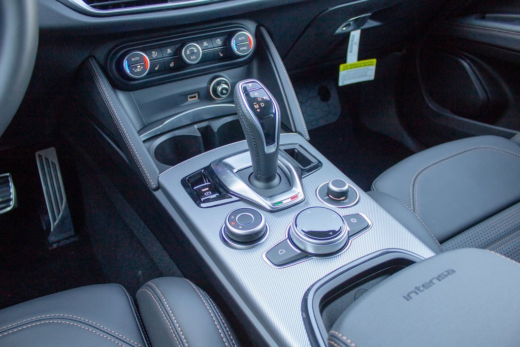 New 2025 Alfa Romeo Stelvio Sprint image 21