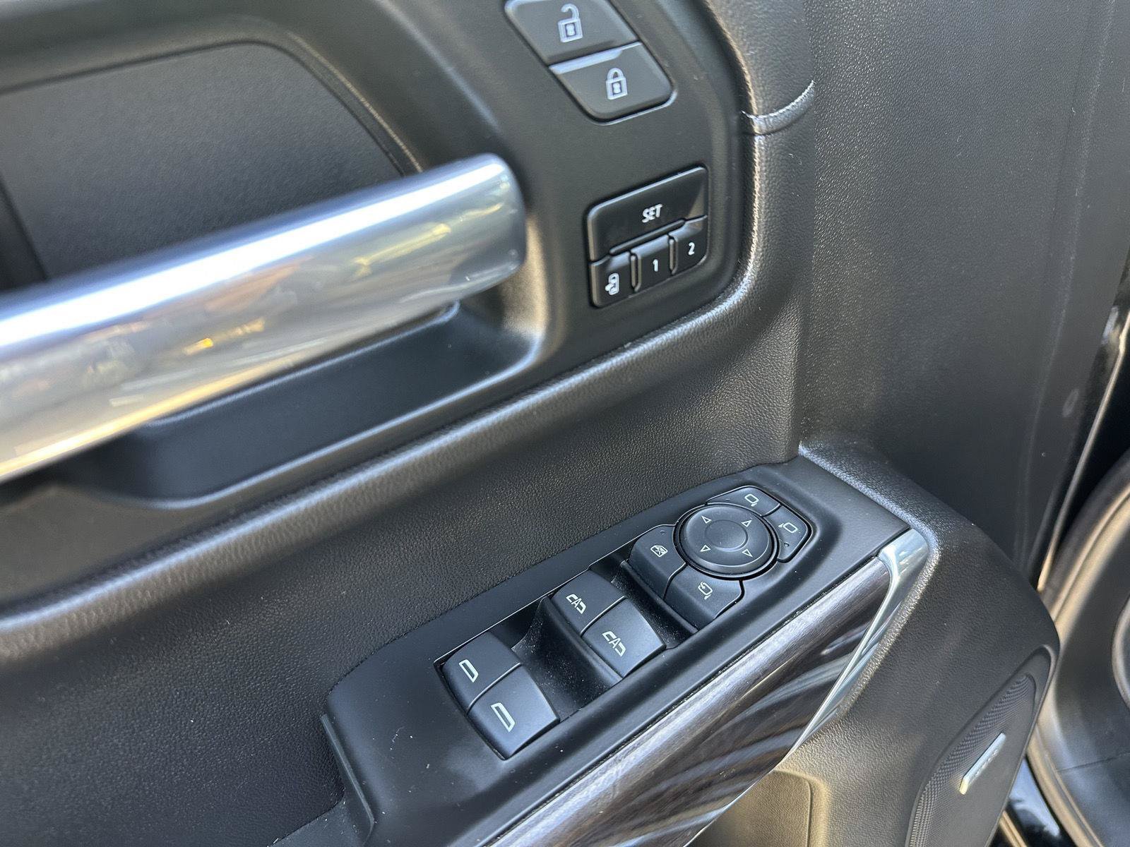 Used 2020 Chevrolet Silverado 1500 LTZ w/ LTZ Premium Package AWD/4WD image 11