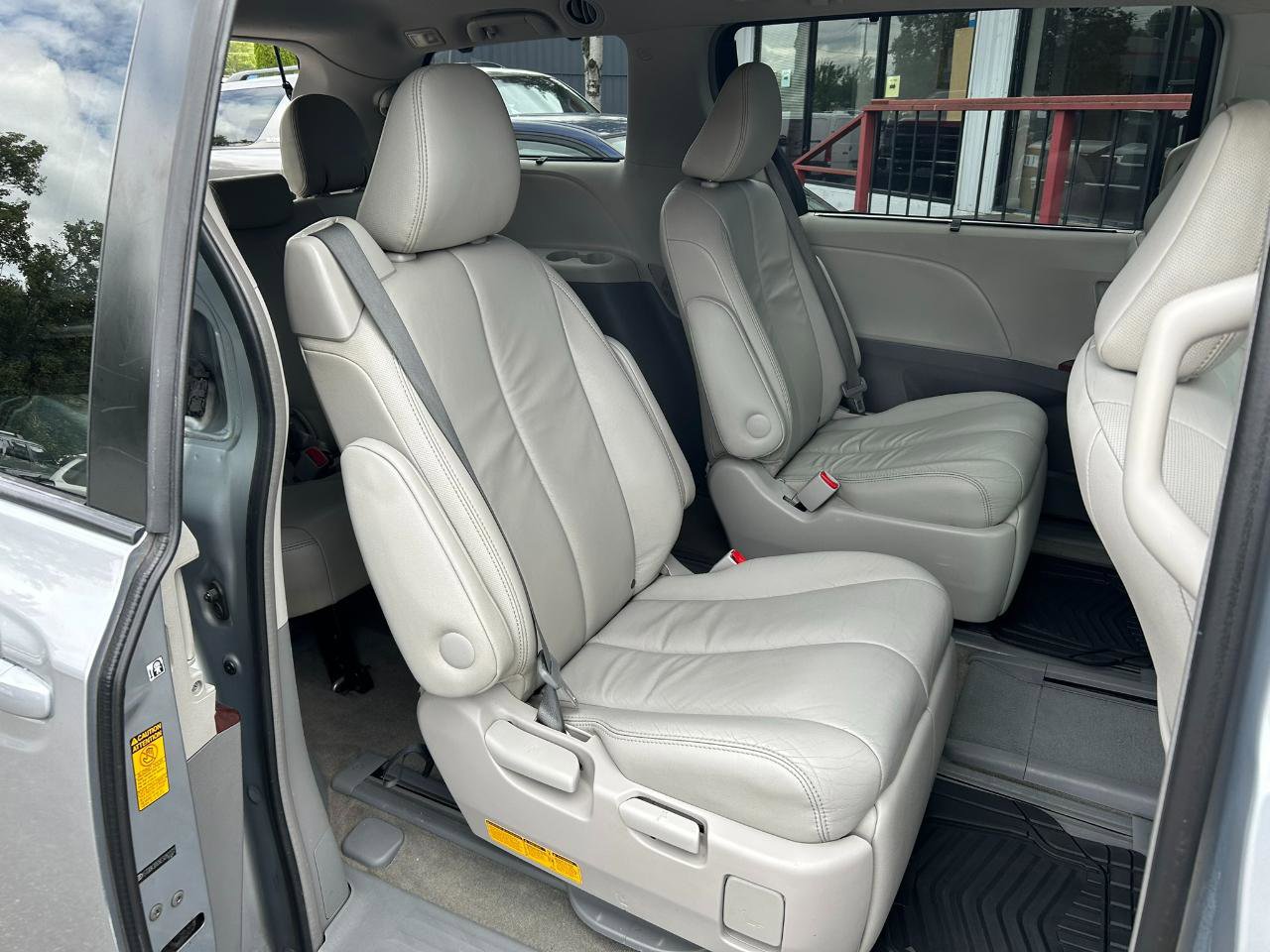 Used 2014 Toyota Sienna XLE AWD/4WD image 18