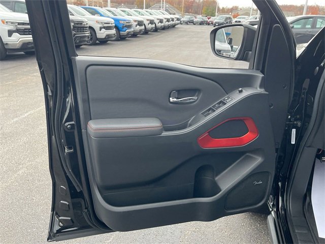 Used 2024 Nissan Frontier Pro-X w/ Pro Convenience Package image 23