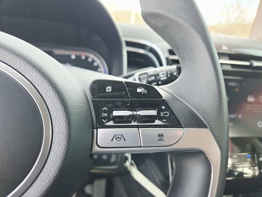 Used 2023 Hyundai Tucson SE image 19
