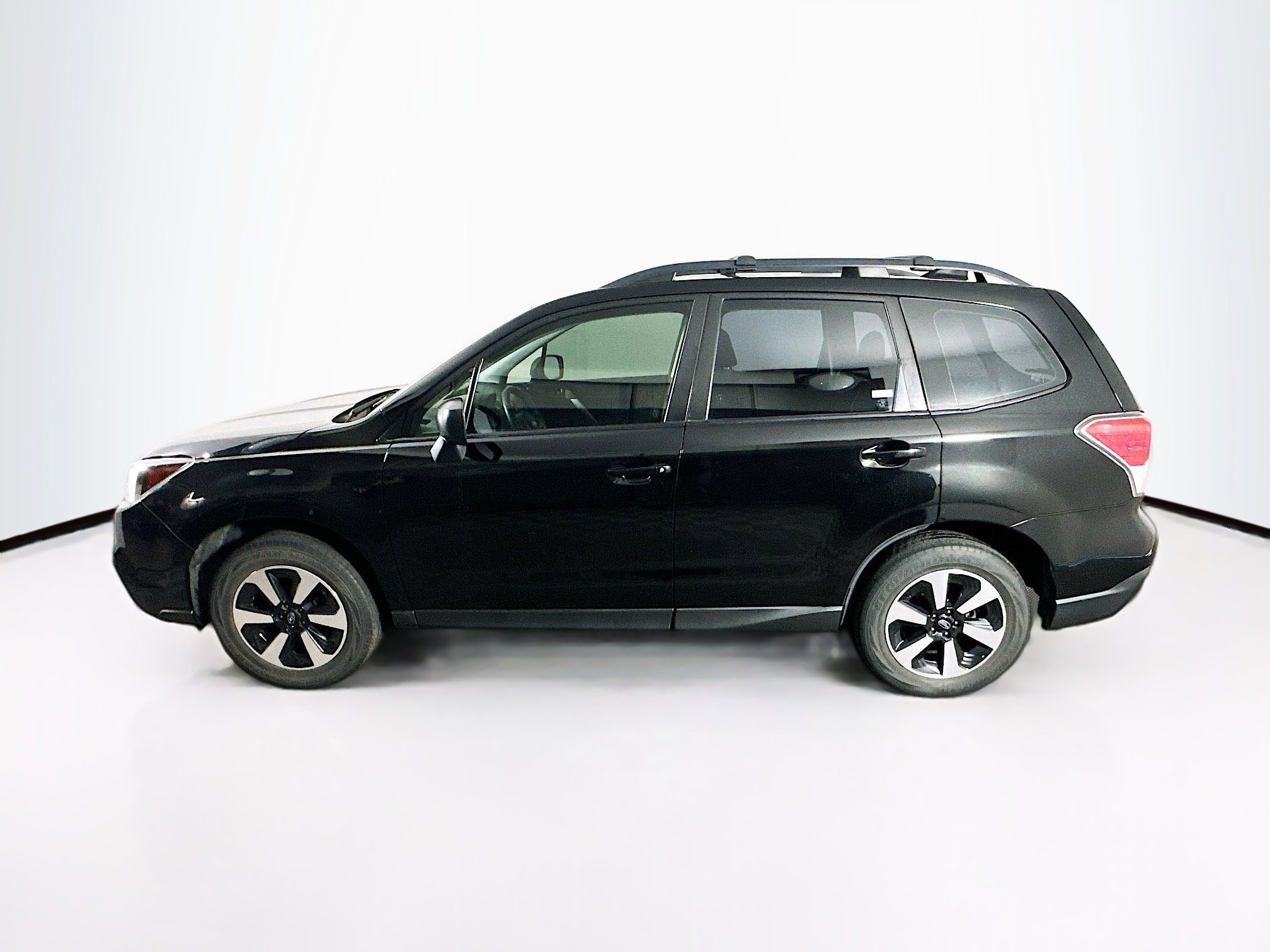 Used 2018 Subaru Forester 2.5i w/ Alloy Wheel Package image 4