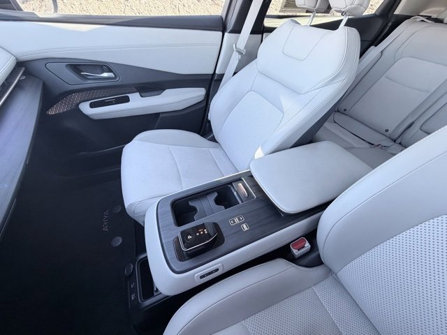 Used 2023 Nissan Ariya FWD image 17