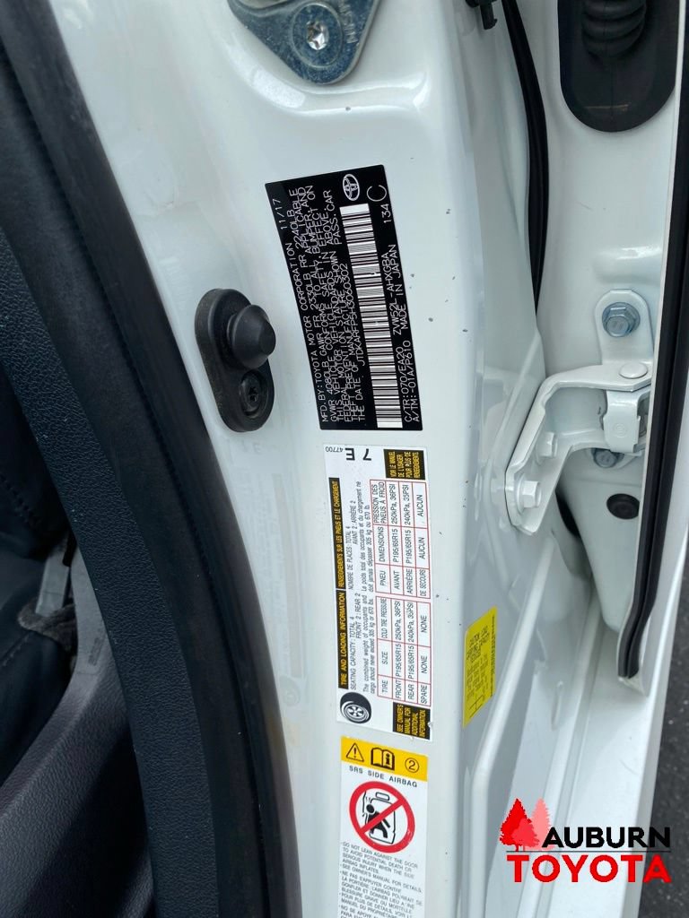 Used 2017 Toyota Prius Prime Advanced w/ Carpet Mat Package FWD image 29