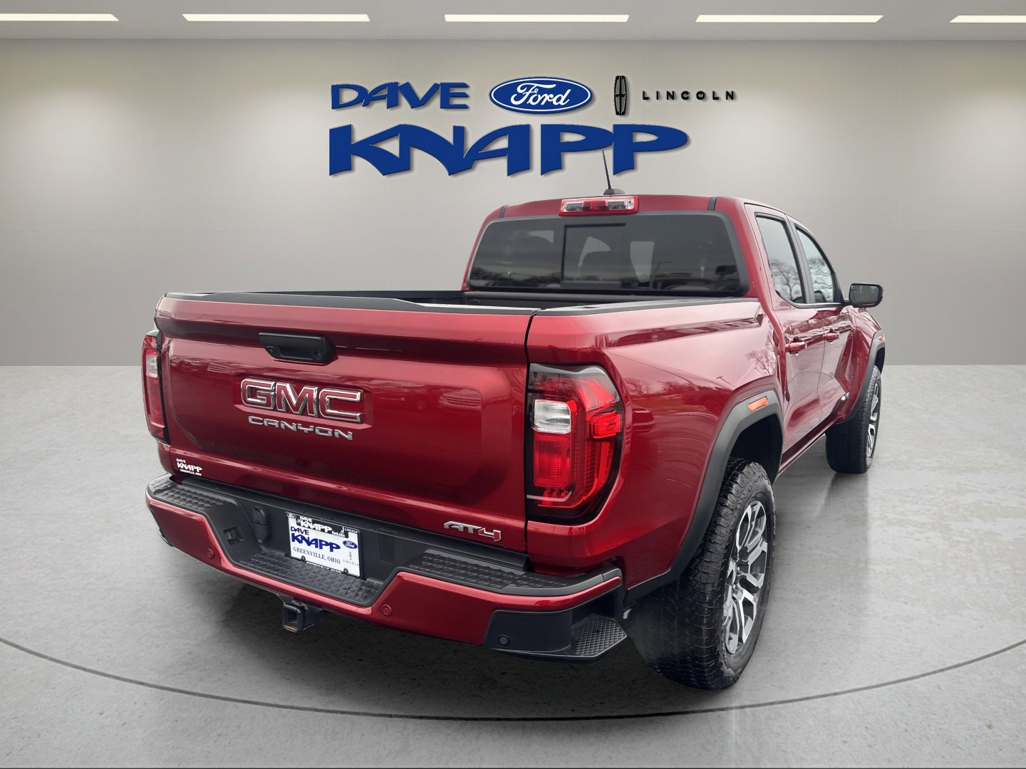 Used 2024 GMC Canyon AT4 w/ Technology Package image 9