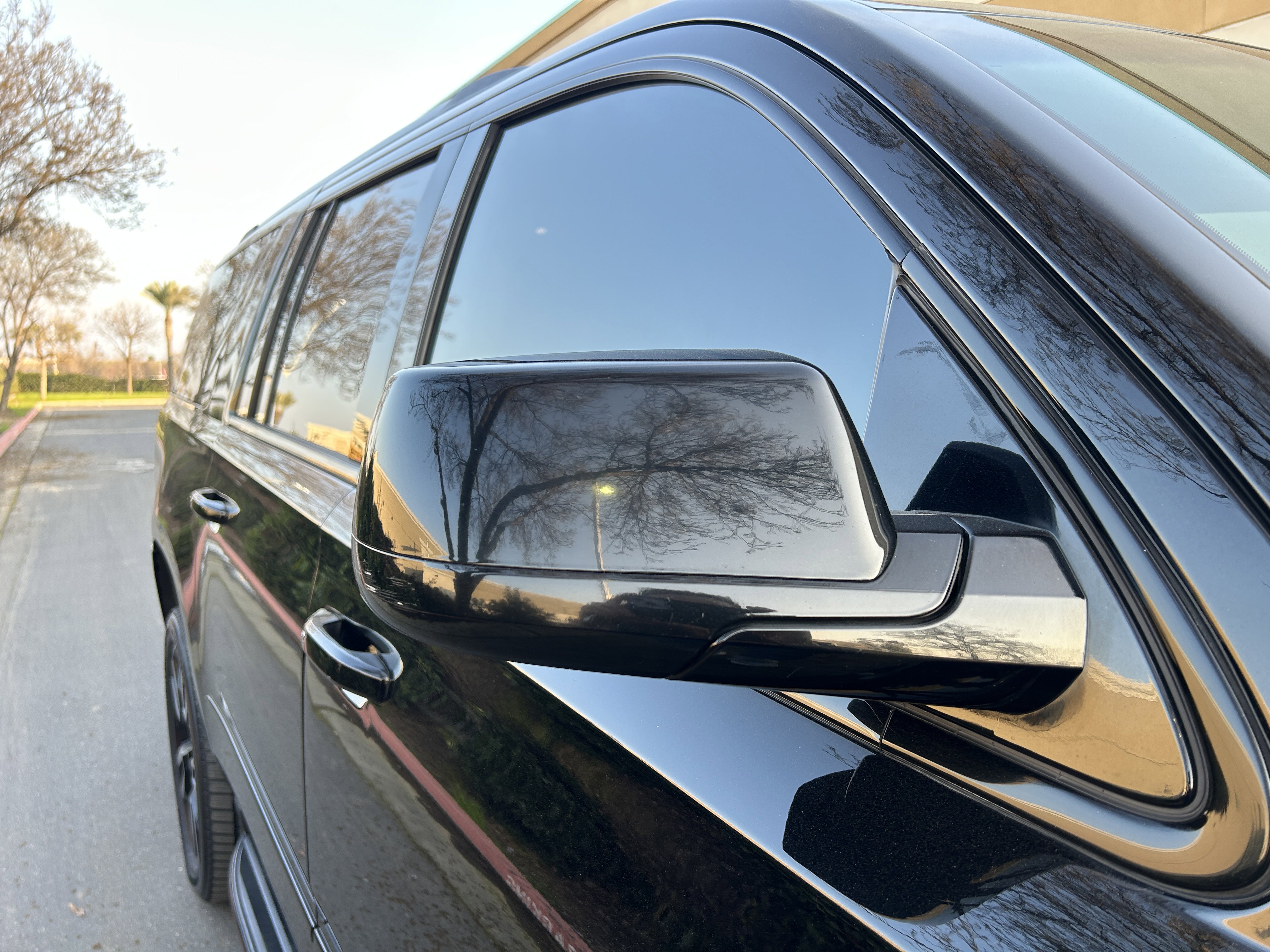 Used 2019 Chevrolet Suburban Premier image 11