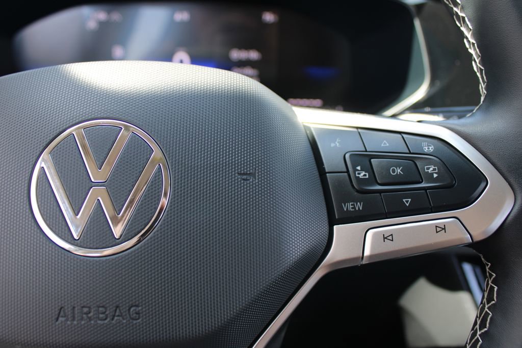 Certified 2024 Volkswagen Taos SE AWD/4WD image 12