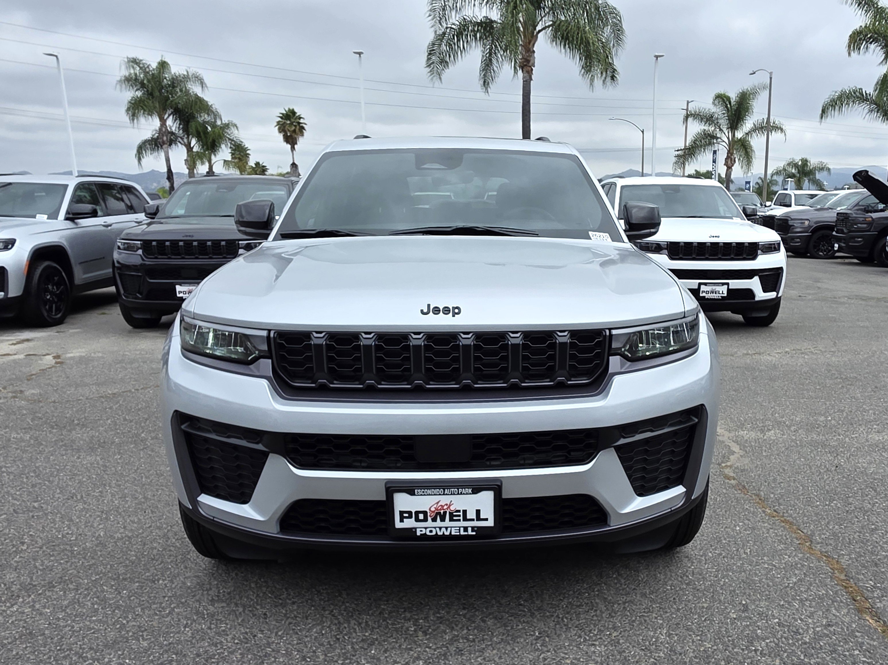 New 2026 Jeep Grand Cherokee Altitude RWD image 7