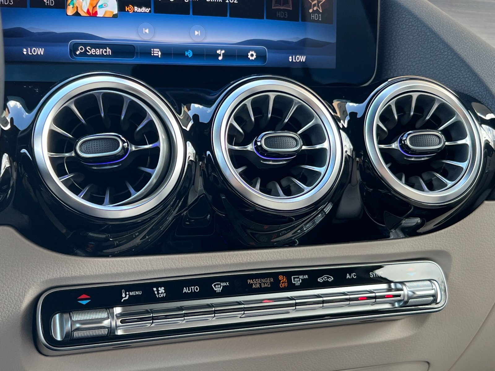 New 2026 Mercedes-Benz GLA 250 image 19