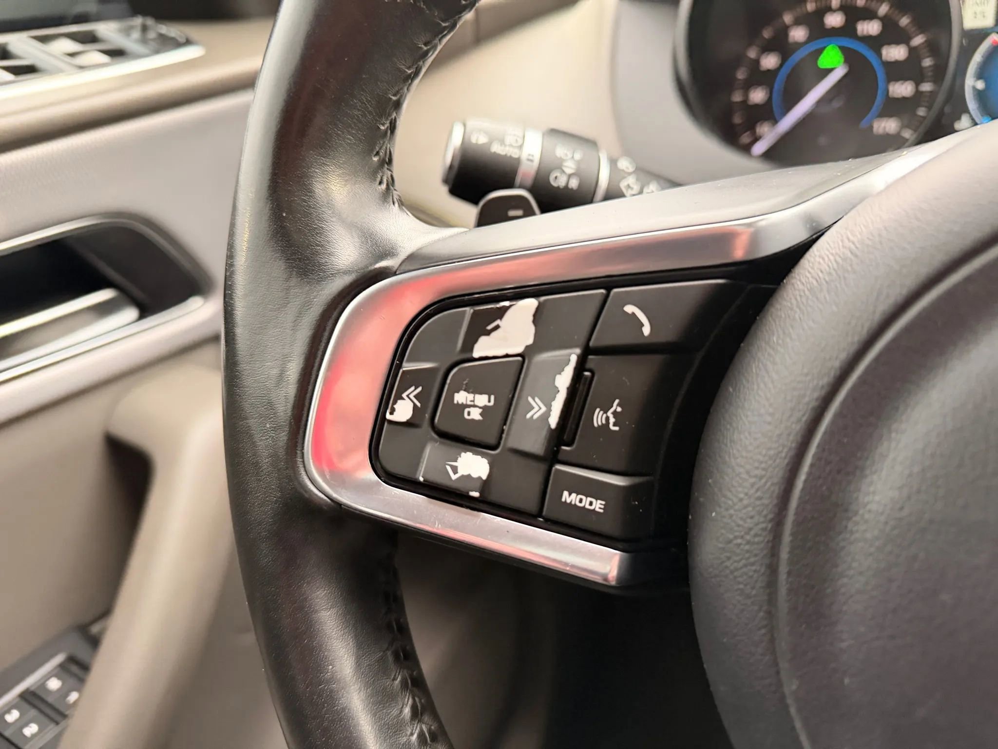 Used 2017 Jaguar F-PACE R-Sport image 36