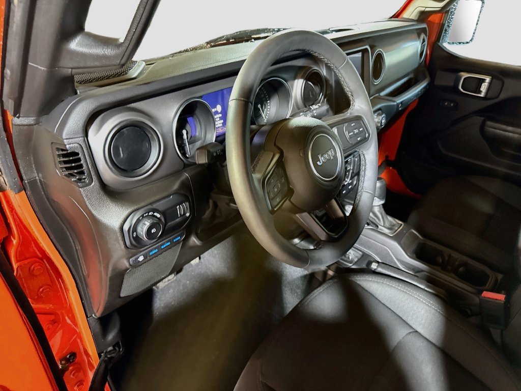 Certified 2023 Jeep Wrangler Unlimited w/ Sun & Screen Package AWD/4WD image 10